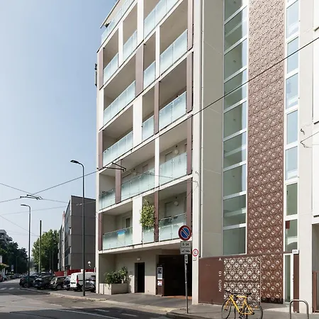 Guesthost - Comfy Apartment Milan