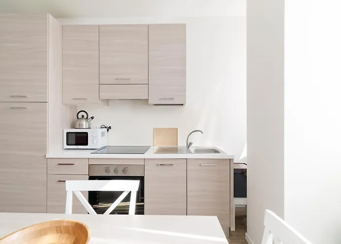 Guesthost - Comfy Apartment *