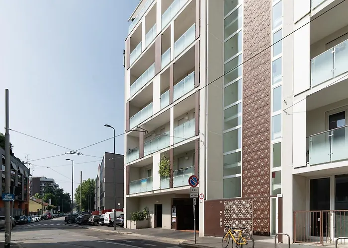 Guesthost - Comfy Apartment Milan